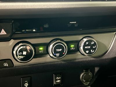 2017 Toyota Tacoma - Photo 22