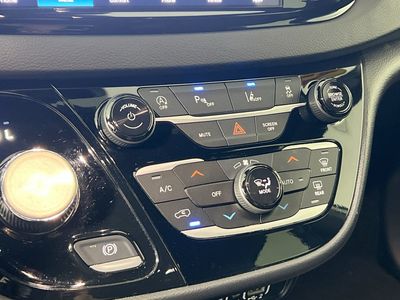 2025 Chrysler Pacifica - Photo 23