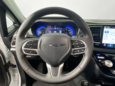 2025 Chrysler Pacifica - Photo 15