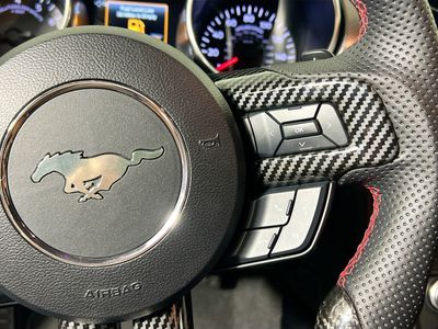2020 Ford Mustang - Photo 17