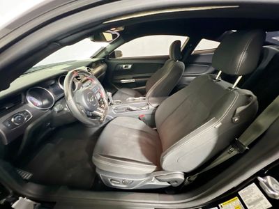 2020 Ford Mustang - Photo 12