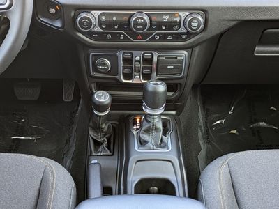 2024 Jeep Wrangler - Photo 20