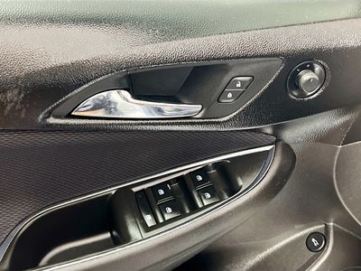 2017 Chevrolet Cruze - Photo 13