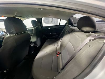 2017 Chevrolet Cruze - Photo 23
