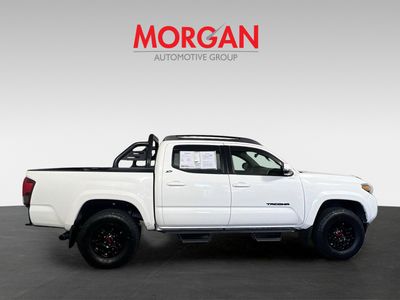 2022 Toyota Tacoma - Photo 2