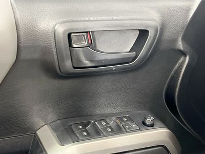 2022 Toyota Tacoma - Photo 14