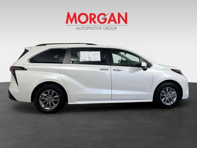 2024 Toyota Sienna - Photo 2