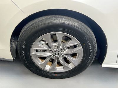 2024 Toyota Sienna - Photo 11