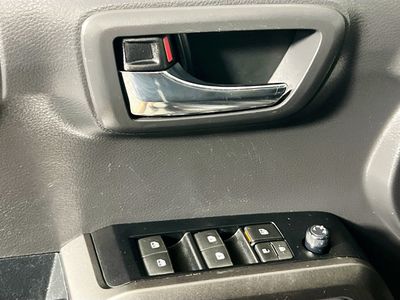 2023 Toyota Tacoma - Photo 14