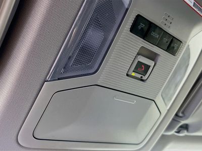 2025 Toyota RAV4 Hybrid - Photo 18