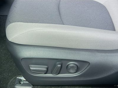 2025 Toyota RAV4 Hybrid - Photo 13