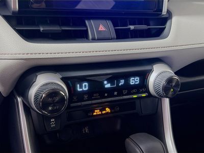 2025 Toyota RAV4 Hybrid - Photo 23