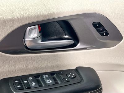 2023 Chrysler Pacifica - Photo 14