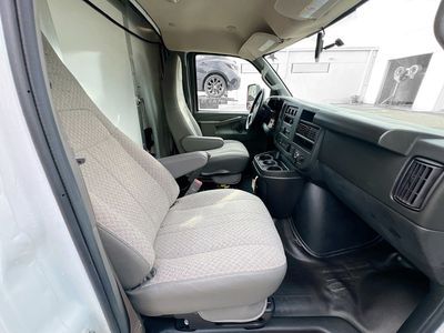 2022 Chevrolet Express 3500 — photo 25 view