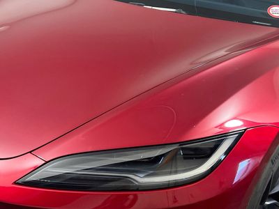 2024 Tesla Model 3 - Photo 9