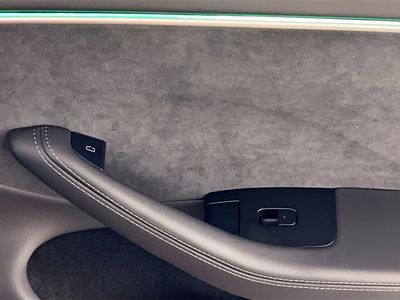2024 Tesla Model 3 - Photo 27