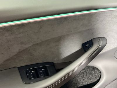2024 Tesla Model 3 - Photo 14