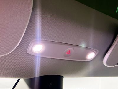 2024 Tesla Model 3 - Photo 18