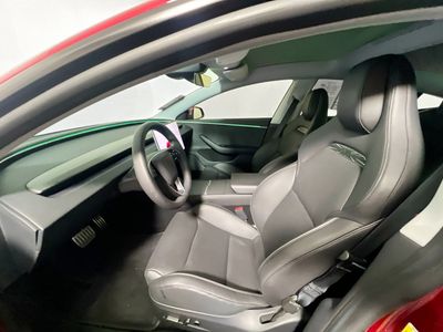 2024 Tesla Model 3 - Photo 12