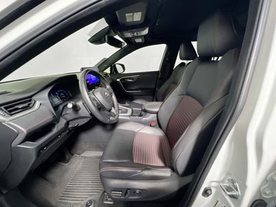 2024 Toyota RAV4 Prime - Photo 12