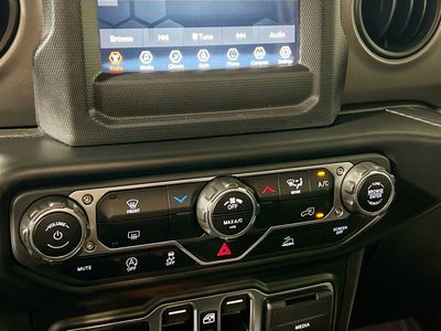 2023 Jeep Wrangler - Photo 23