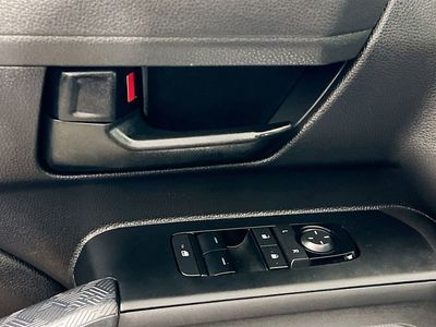 2024 Toyota Tacoma - Photo 8