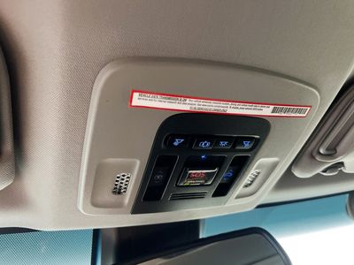 2019 Toyota Camry - Photo 18