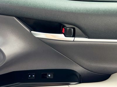 2019 Toyota Camry - Photo 28