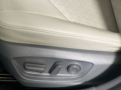 2019 Toyota Camry - Photo 13