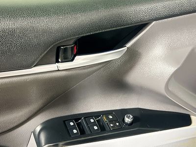 2019 Toyota Camry - Photo 14