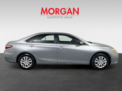 2015 Toyota Camry - Photo 2