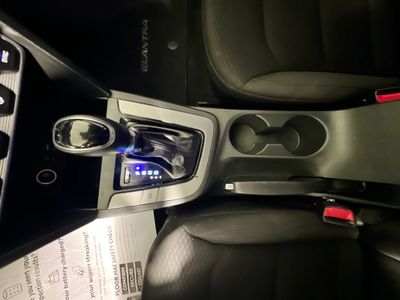 2020 Hyundai Elantra - Photo 21