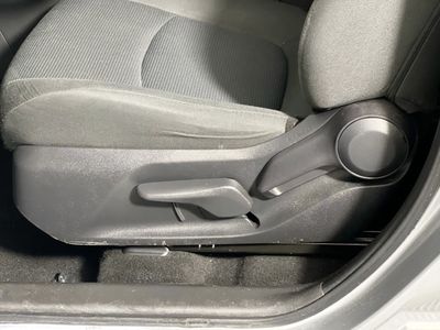 2024 Toyota RAV4 - Photo 13