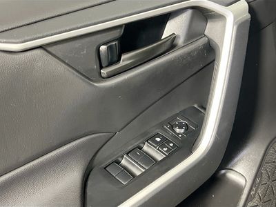 2024 Toyota RAV4 - Photo 14