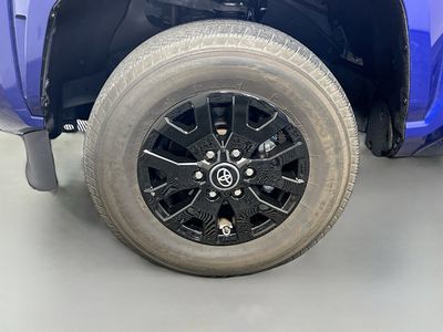 2025 Toyota Tacoma - Photo 11
