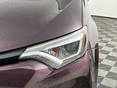 2018 Toyota RAV4 - Photo 9