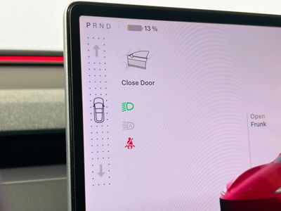 2024 Tesla Model 3 - Photo 20
