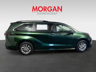 2024 Toyota Sienna - Photo 2