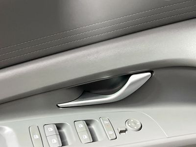 2024 Hyundai Elantra - Photo 14