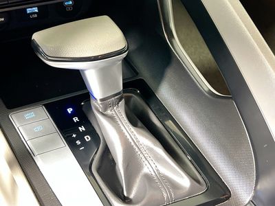2024 Hyundai Elantra - Photo 21