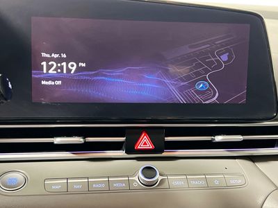 2024 Hyundai Elantra - Photo 24