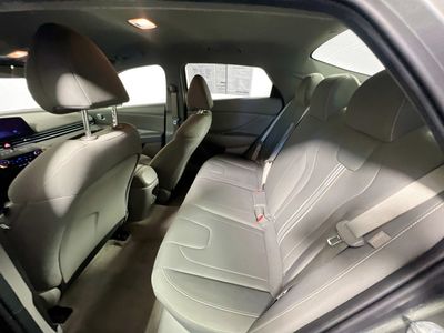 2024 Hyundai Elantra - Photo 25