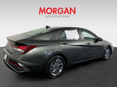 2024 Hyundai Elantra - Photo 3