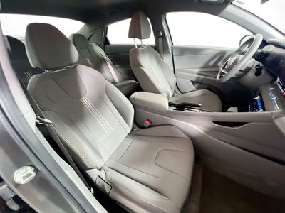 2024 Hyundai Elantra - Photo 27