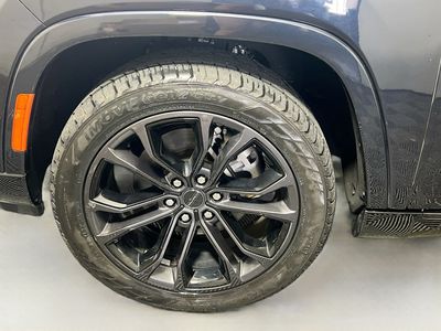 2024 Jeep Grand Wagoneer - Photo 11