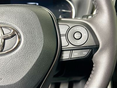 2025 Toyota RAV4 - Photo 17