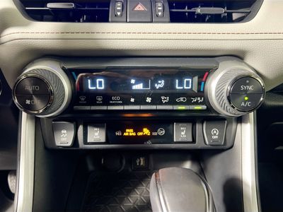 2025 Toyota RAV4 - Photo 23