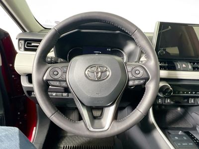 2025 Toyota RAV4 - Photo 15
