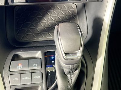2025 Toyota RAV4 - Photo 21