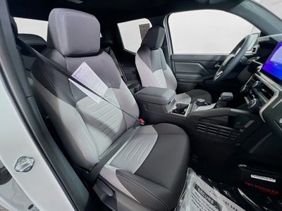 2025 Toyota Tacoma - Photo 27
